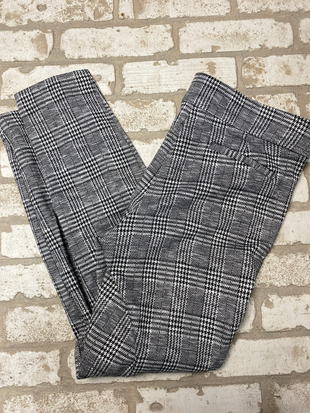 Ophelia Roe Black Plaid pants (M)