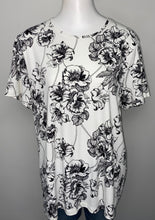 Load image into Gallery viewer, Croft &amp; Barrow Crew Tee NEW!- (1X)
