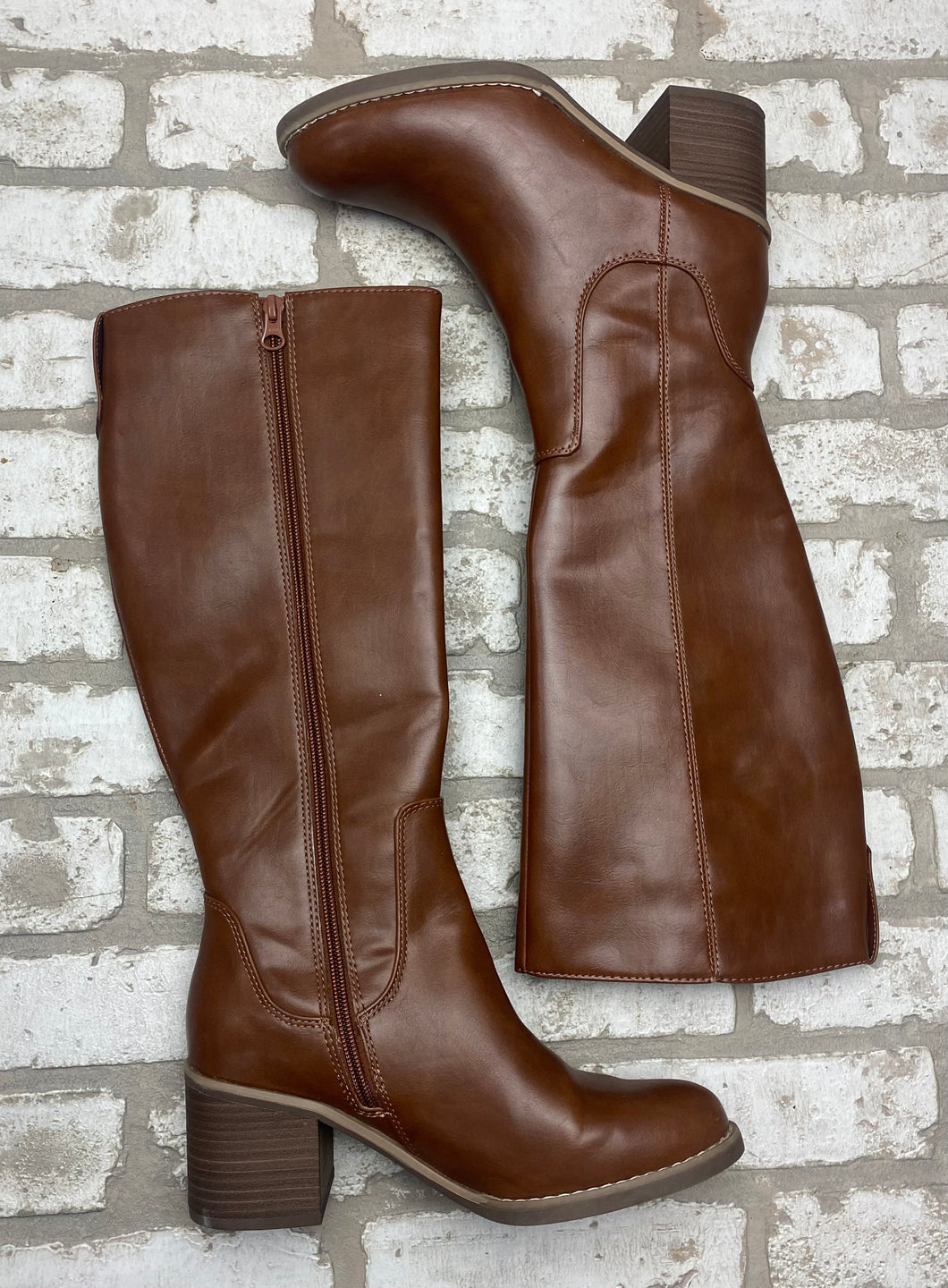 Universal Threads Tall Boot- (Size 7)