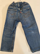 Load image into Gallery viewer, Levi Jeans (3T)
