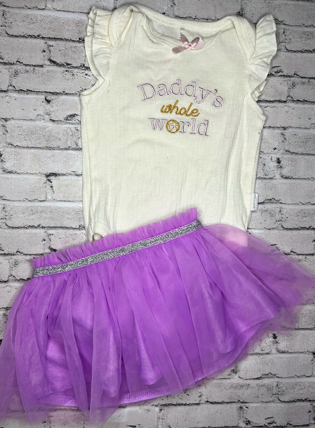 2pc “Daddy’s Whole World” Set- 3/6m
