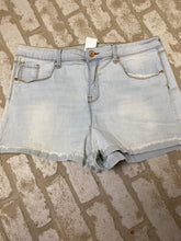 Load image into Gallery viewer, Lt Denim Shorts (17)
