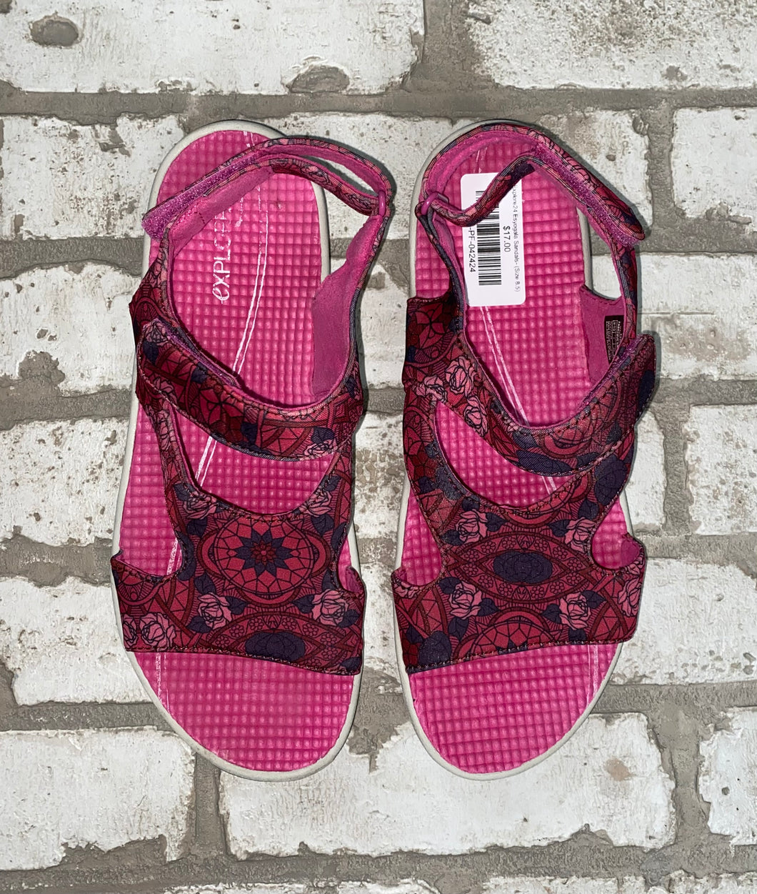Explore24 Esyogala Sandals- (Size 8.5)