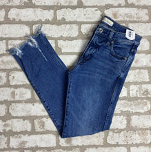Load image into Gallery viewer, GAP High Rise Slim Straight- (Size 27&quot;)
