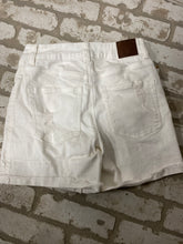 Load image into Gallery viewer, Maurices  White Shorts (4)
