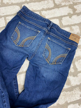 Load image into Gallery viewer, Hollister Mid-Rise Bootcut- (Size 7)
