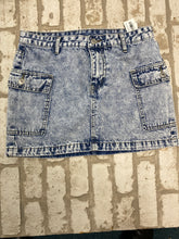Load image into Gallery viewer, Shein Denim Skirt (6)
