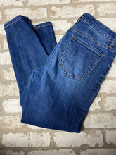 Load image into Gallery viewer, Studio Blue jeans (30/10)
