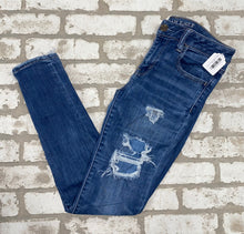Load image into Gallery viewer, American Eagle Jegging- (Size 8)
