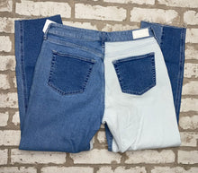 Load image into Gallery viewer, Hollister Curvy Mom Jeans- (Size 9)
