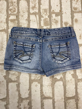 Load image into Gallery viewer, Wallflower denim shorts (5)
