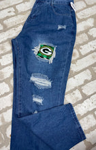 Load image into Gallery viewer, GBay Pack Mom Jeans- (Size 10)
