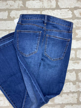 Load image into Gallery viewer, Celebrity Pink Flare- (Size 5)
