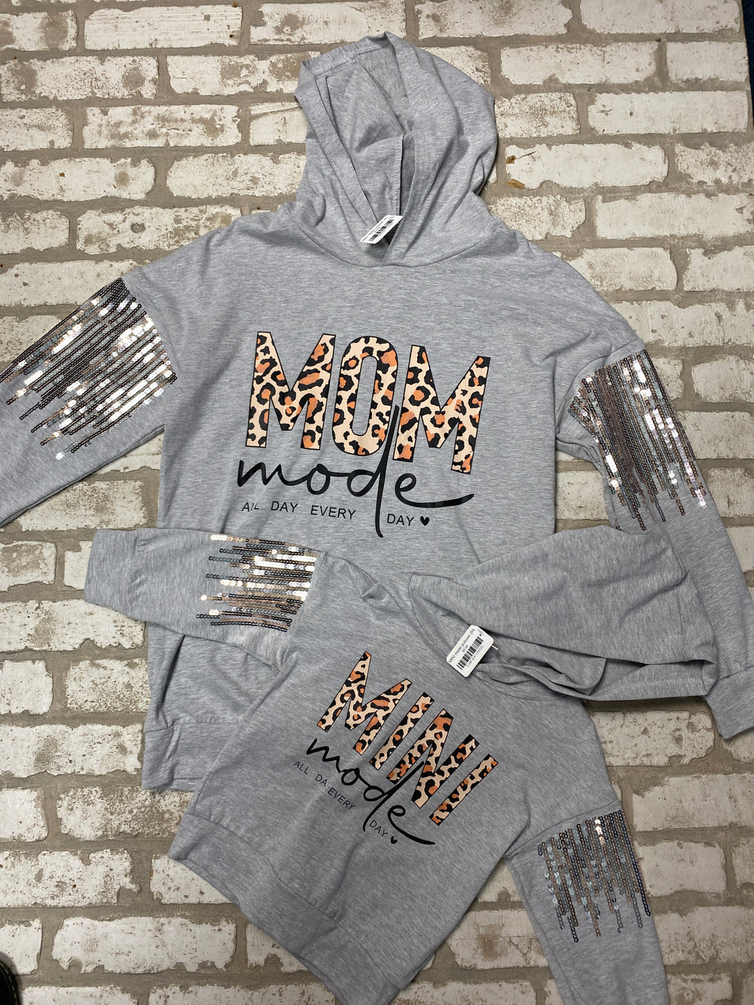 Mom Mode pullover (S)