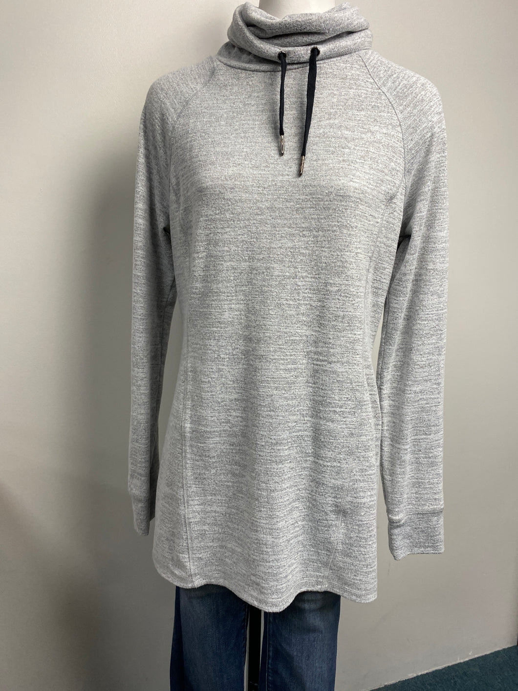 Studio long sleeve sweater (L)