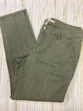 Load image into Gallery viewer, Maurices Green Pants (8)
