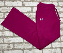 Load image into Gallery viewer, Under Armour Semi-Fitted- (S)
