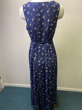 Load image into Gallery viewer, American Eagle Navy Floral Dress (L)
