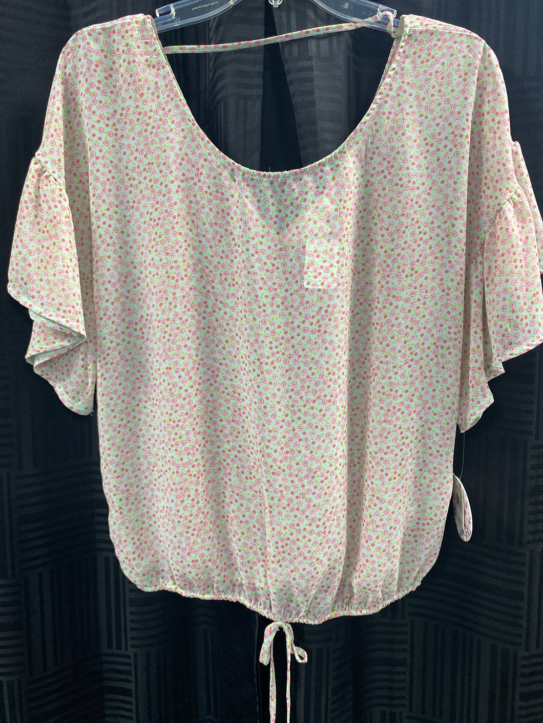 Flutter sleeve flower top (L)NEW!