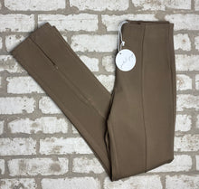 Load image into Gallery viewer, Petal &amp; Pup Pants NEW!- (Size 8)

