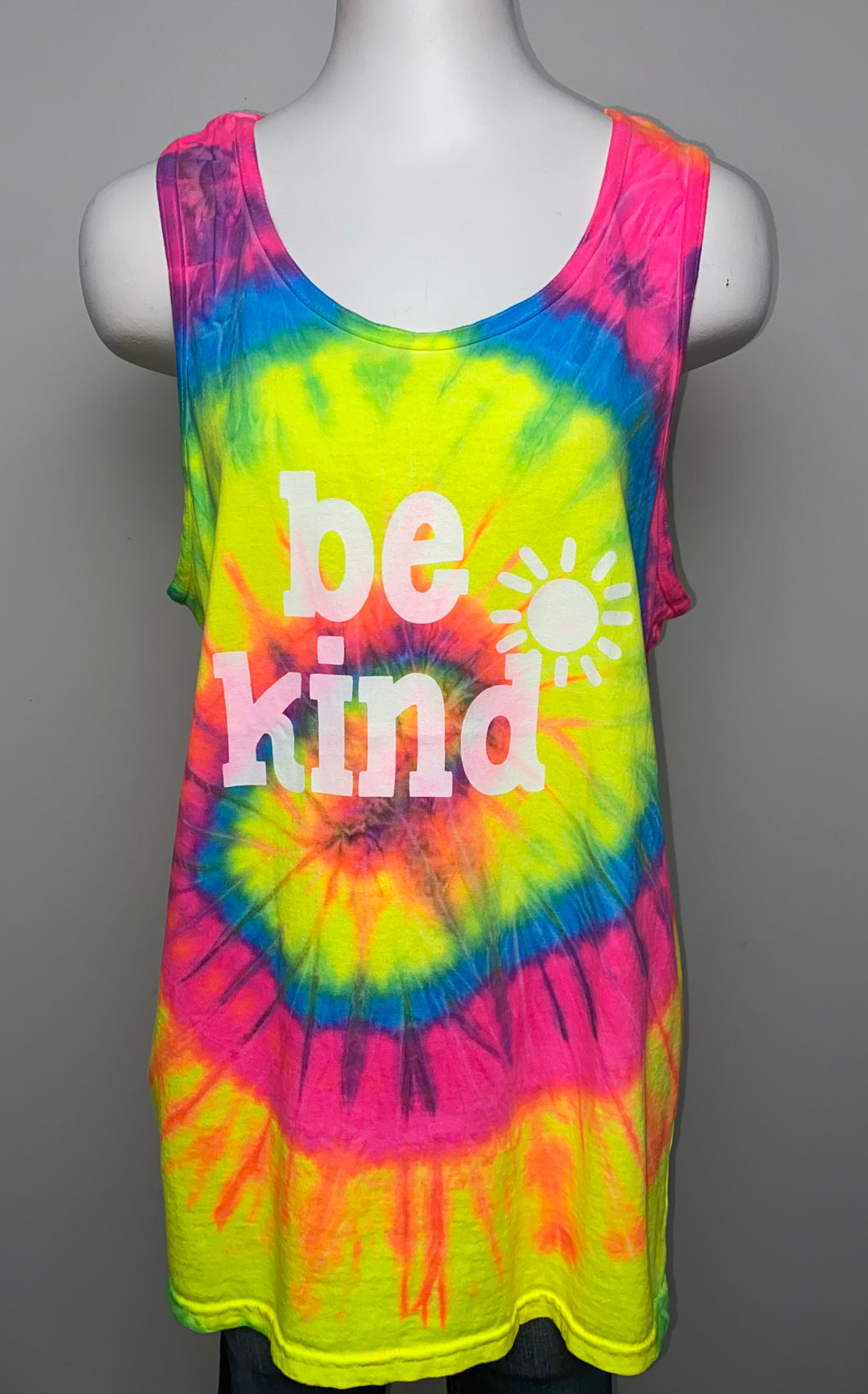 Be Kind Graphic Tank NEW!- (L)