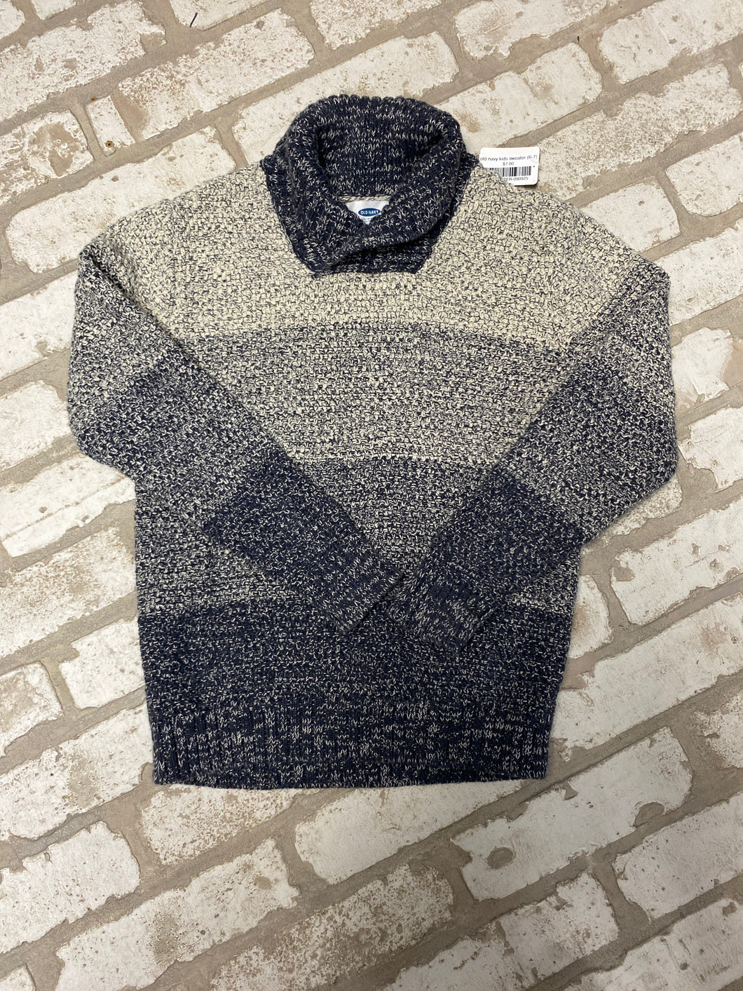 old navy kids sweater (6-7)