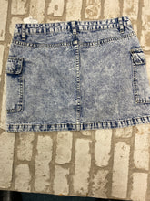 Load image into Gallery viewer, Shein Denim Skirt (6)
