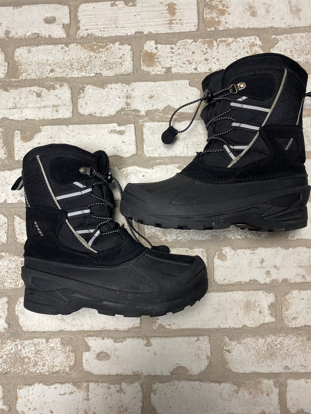 Boy's Black Winter Boots (4)