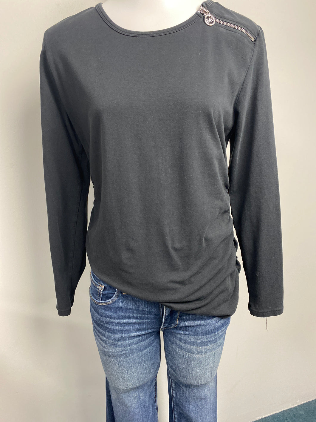 MK Black long sleeve (L)