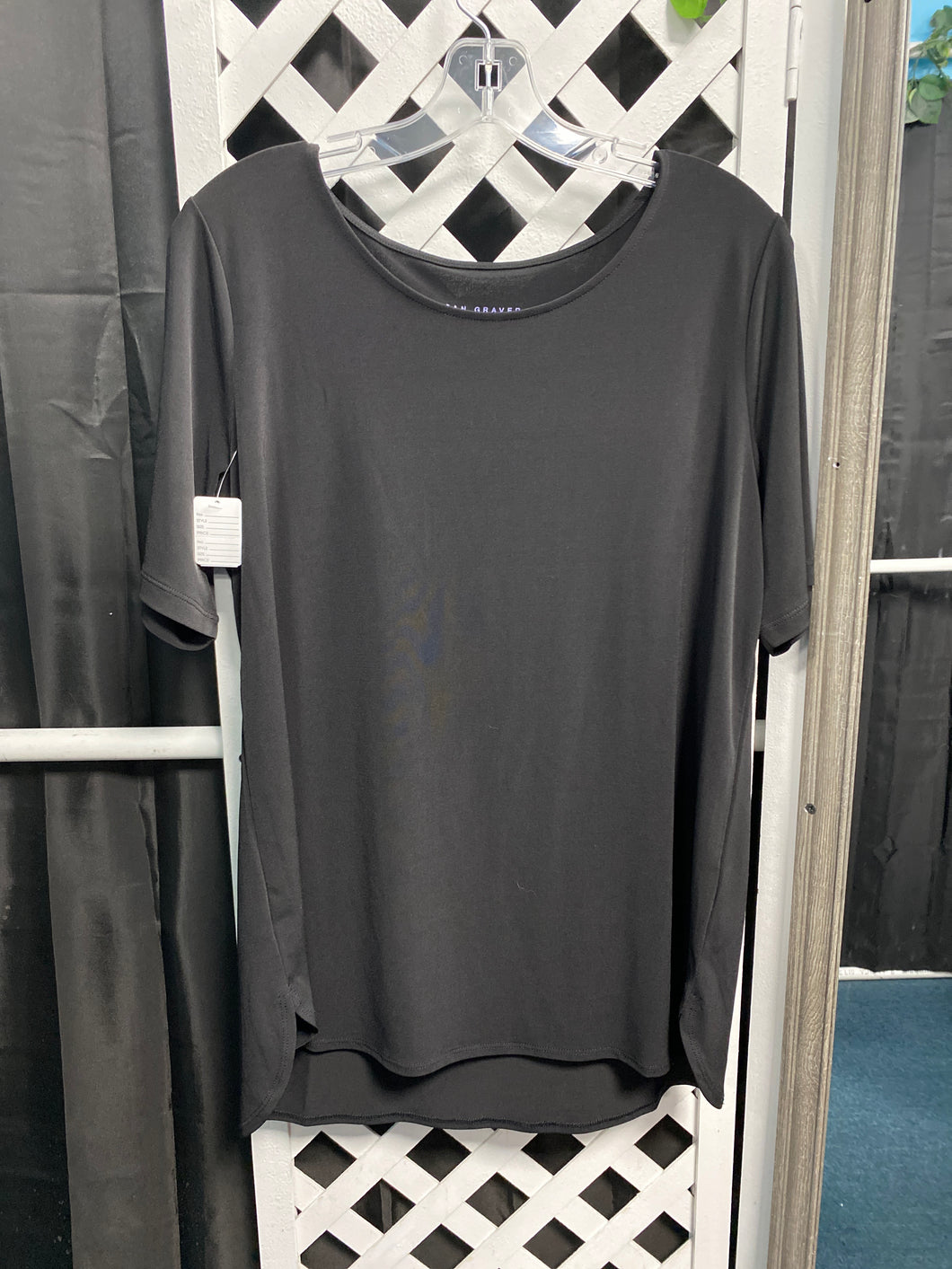 susan graver short sleeve (L)