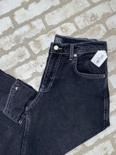 Load image into Gallery viewer, Urban BDG Cargo Jeans- (Size 27&quot;)
