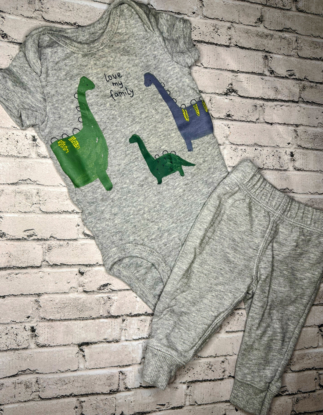 Carter’s: 2pc “Love My Family” Set- 3M