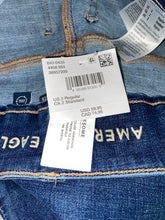 Load image into Gallery viewer, American Eagle HR Jegging NEW!- (Size 2)
