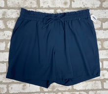 Load image into Gallery viewer, Mondetta Shorts- (XL)
