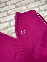 Load image into Gallery viewer, Under Armour Semi-Fitted- (S)
