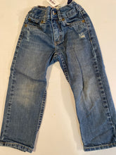 Load image into Gallery viewer, Levi Jeans (3T)
