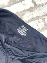 Load image into Gallery viewer, Gaiam Crop Leggings- (M)
