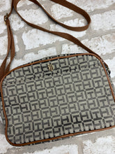 Load image into Gallery viewer, Tommy Hilfiger Crossbody
