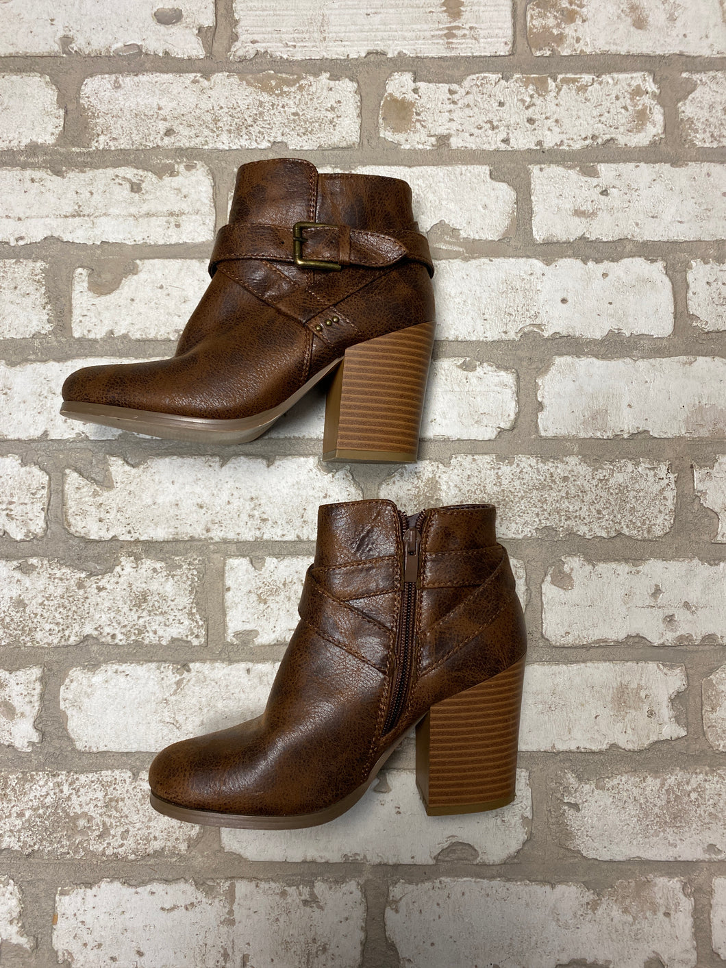 Mark & Maddux Heeled  Booties ( 5 1/2)