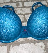 Load image into Gallery viewer, Cacique Bra- (Size 46C)
