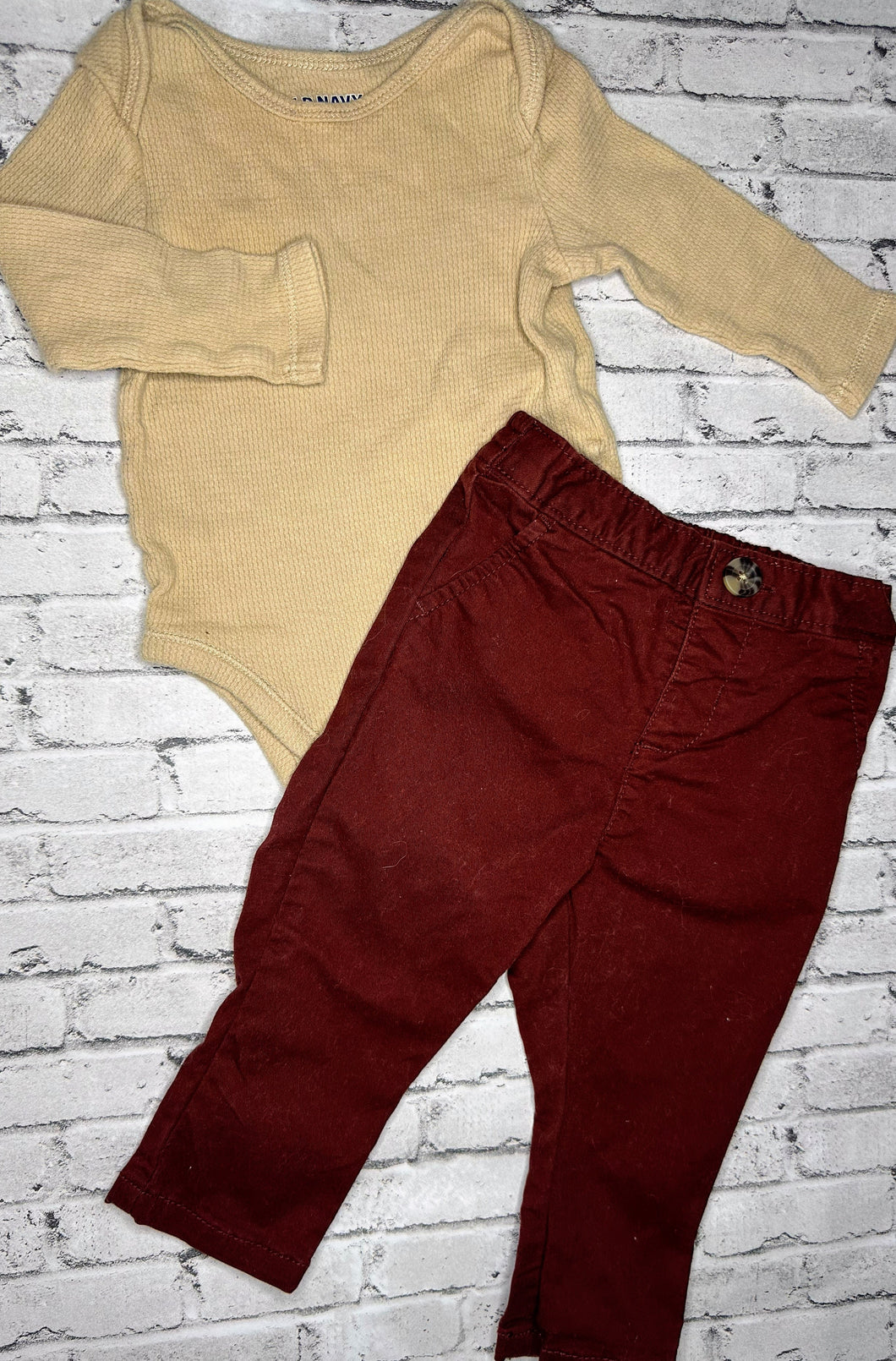 Old Navy: 2pc Maroon/Tan Set-3/6m