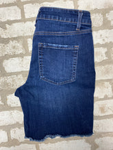 Load image into Gallery viewer, M jeans Shorts (10)

