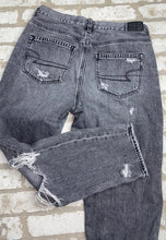 Load image into Gallery viewer, American Eagle Mom Jeans- (Size 10 SHORT)

