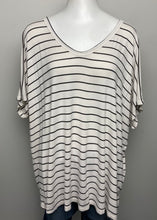 Load image into Gallery viewer, Maurices Striped Tee- (2X)
