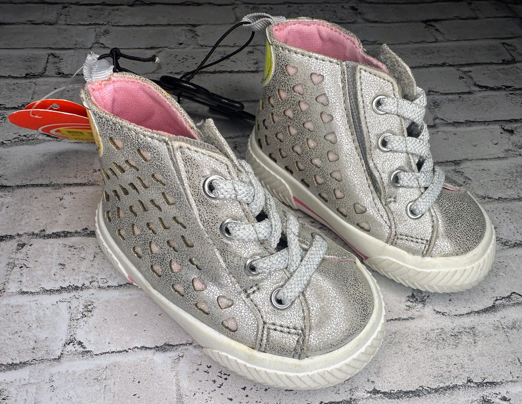 Wonder Nation: Gray Heart Shoes- 2c NEW!