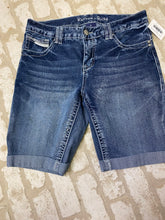 Load image into Gallery viewer, R In B Jean Shorts (8)
