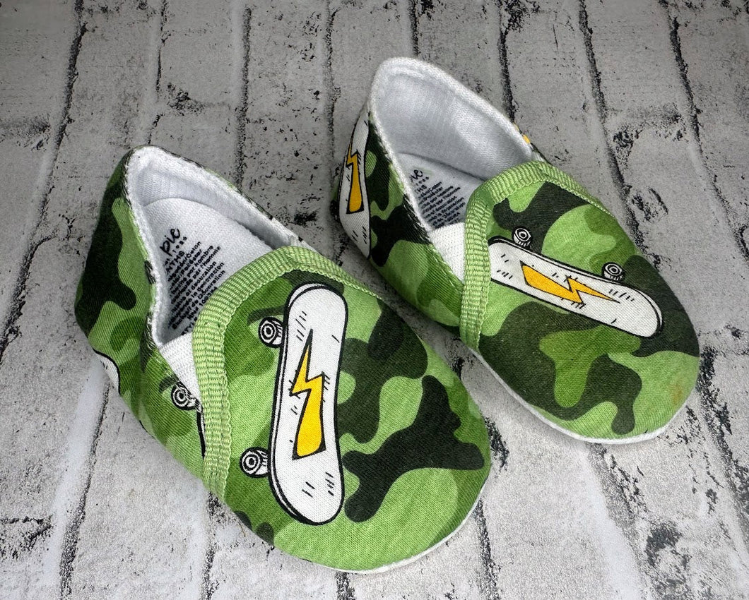 Cutie Pie: Camo Skater Soft Shoes - 3/6m
