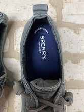 Load image into Gallery viewer, Sperry Crest Vibe Ombre NEW!- (Size 6.5)
