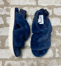 Load image into Gallery viewer, Koolaburra By UGG Slippers- (Size 8)
