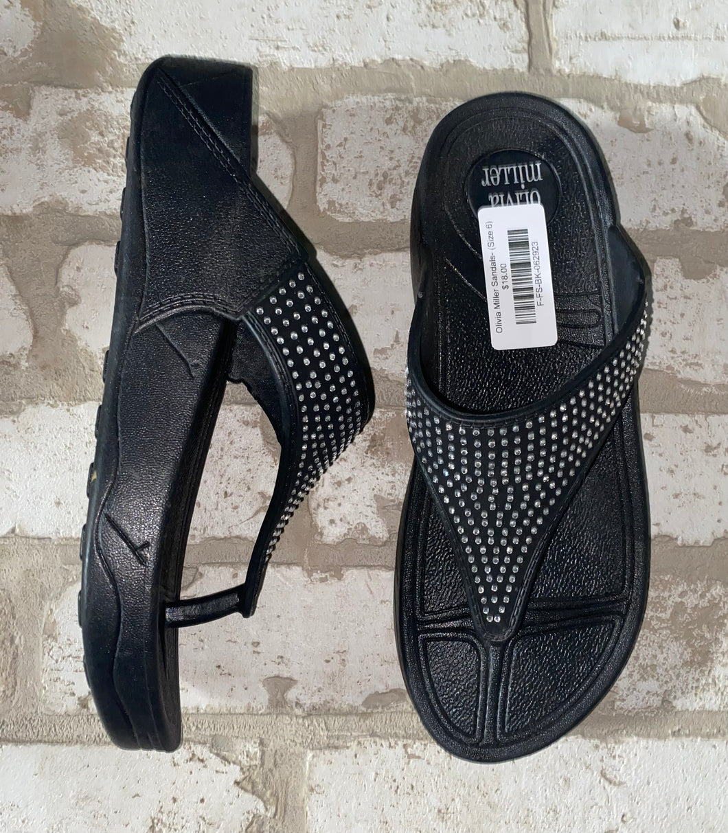 Olivia Miller Sandals- (Size 6)